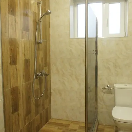 Guest Monarch 스몰랸